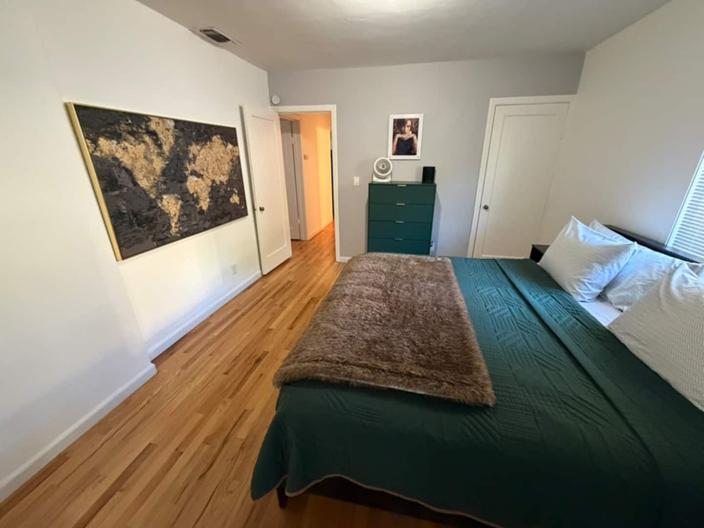 Grey House photo 4